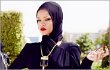 Rihanna Pamer Fotonya Pakai Jilbab di Depan Masjid