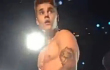 Dilempar Botol, Justin Bieber Ngambek dan Hentikan Konser