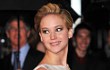 Jennifer Lawrene Pamer Punggung di Premiere 'Hunger Games 2'