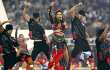 Selena Gomez Tampil Seksi Hibur Penonton Pertandingan Rugby