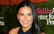 Resmi Cerai, Demi Moore Dikabarkan Jual Cincin Pertunangan dari Ashton
