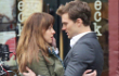 Dakota Johnson dan Jamie Dornan Berpelukan di '50 Shades of Grey'