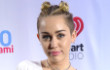 Miley Cyrus Lebih Pilih Dipanggil Lesbian Daripada Disebut Jelek