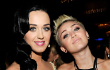 Katy Perry Angkat Bicara Soal Ciumannya dengan Miley Cyrus