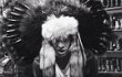 Harry One Direction Dituduh Rasis Usai Pakai Penutup Kepala Khas Indian