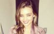 Cantiknya Miranda Kerr Pakai Hanbok Korea
