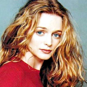 Heather Graham Profile Photo