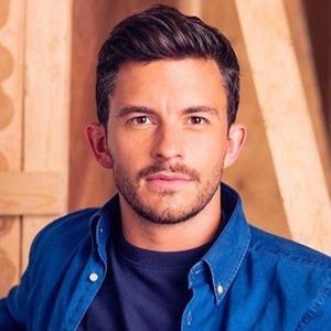 Jonathan Bailey Profile Photo
