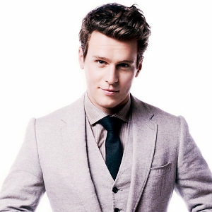 Jonathan Groff Profile Photo