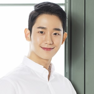 Jung Hae In Profile Photo