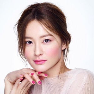 Jung Yu Mi Profile Photo