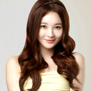 Kang Min Kyung Profile Photo