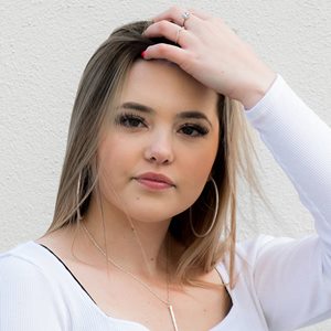 Lauren Spencer-Smith Profile Photo