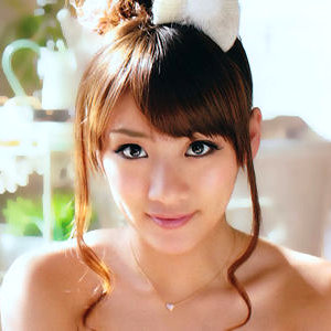 Minami Takahashi Profile Photo