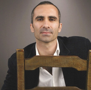 Nestor Carbonell Profile Photo