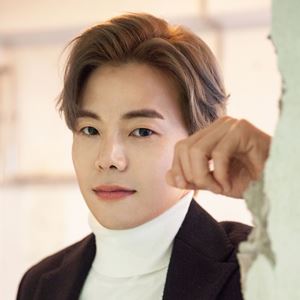 Park Eun Seok Profile Photo