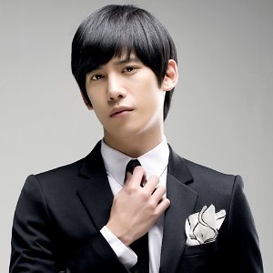 Park Ki Woong Profile Photo