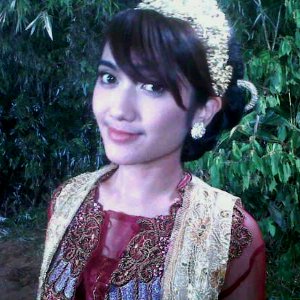Revi Mariska Profile Photo