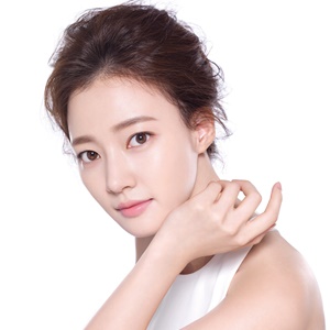 Song Ha Yoon Profile Photo