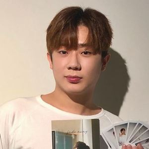 Song I Han Profile Photo