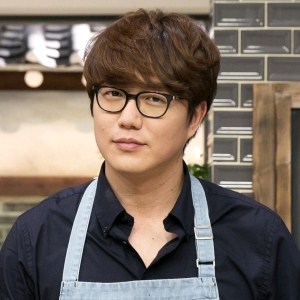 Sung Si Kyung Profile Photo