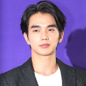 Yoo Seung Ho Profile Photo